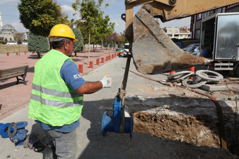 KONYA BÜYÜKŞEHİR ALTYAPI YENİLEME ÇALIŞMALARINA DEVAM EDİYOR